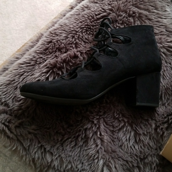 Shoes - Picture 2 of 3